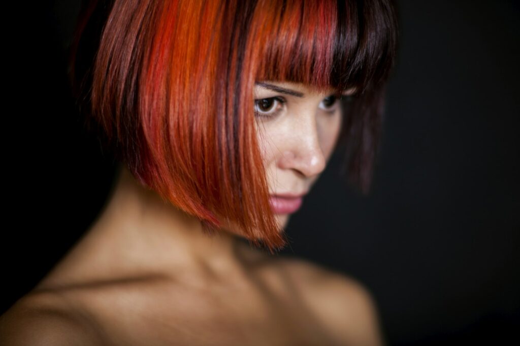 Frau mit roten Haaren