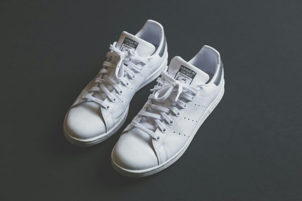 Weiße Low-Top-Sneaker
